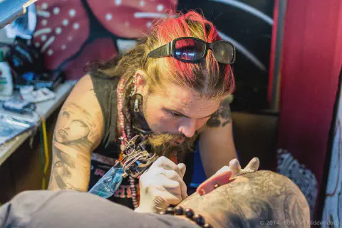 /uploads/2011/10/tattoorock/20111009-TattooRockFestival-20.jpg.webp