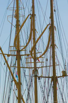 /uploads/2012/07/tsr2/20120720TallShipsLisboa-020.jpg.webp