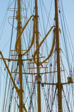/uploads/2012/07/tsr2/20120720TallShipsLisboa-020.jpg.webp