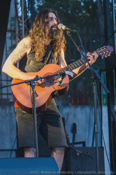 /uploads/2013/06/rockinamadora2013/ria101osoutros/20130614-RiA1-osoutros-07.jpg.webp
