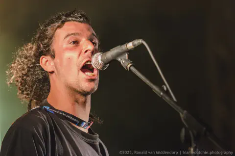/uploads/2013/06/rockinamadora2013/ria101osoutros/20130614-RiA1-osoutros-17.jpg.webp