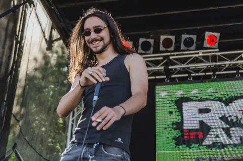 /uploads/2013/06/rockinamadora2013/ria201pedrocanina/20130515-RiA2-pedrocanina-00010.jpg.webp