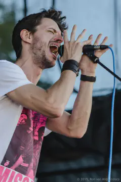 /uploads/2013/06/rockinamadora2013/ria202bluetrashcan/20130515-RiA2-bluetrashcan-00021.jpg.webp