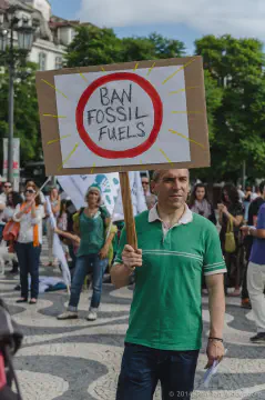 /uploads/2014/09/climate/20140921-BlameDutchie-Global-Manif-09.jpg.webp