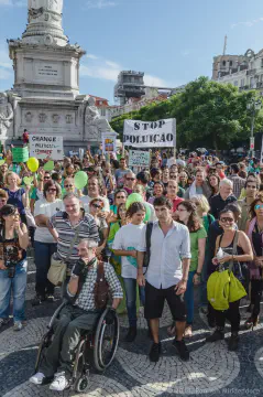 /uploads/2014/09/climate/20140921-BlameDutchie-Global-Manif-25.jpg.webp