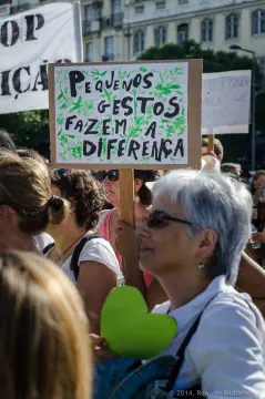 /uploads/2014/09/climate/20140921-BlameDutchie-Global-Manif-30.jpg.webp