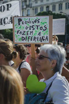/uploads/2014/09/climate/20140921-BlameDutchie-Global-Manif-30.jpg.webp