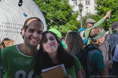 /uploads/2014/09/climate/20140921-BlameDutchie-Global-Manif-37.jpg.webp
