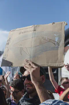 /uploads/2014/09/climate/20140921-BlameDutchie-Global-Manif-39.jpg.webp