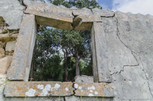 /uploads/2014/09/crumbling/BlameDutchie-Crumbling-02.jpg.webp