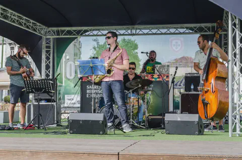 /uploads/2015/08/desideriolazarooutjazz/BlameDutchie-DesiderioLazaroMEOOutJazz-04.jpg.webp