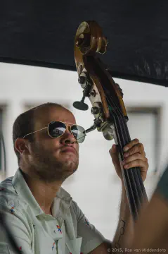 /uploads/2015/08/desideriolazarooutjazz/BlameDutchie-DesiderioLazaroMEOOutJazz-12.jpg.webp