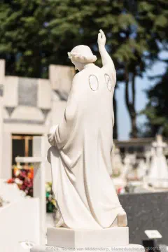 /uploads/2026/04/cem01/20110726-Cemiterio-Viseu-00006.jpg.webp