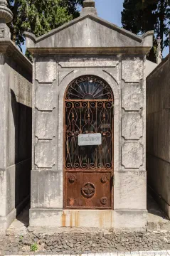 /uploads/2026/04/cem05/20250617-Cemitério-dos-Prazeres-05.jpg.webp