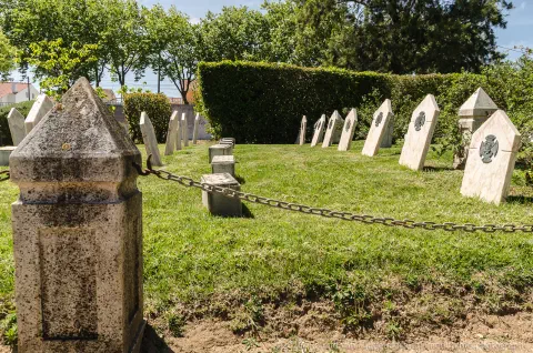 /uploads/2026/04/cem06/20260417-Cemitério-de-Trajouce-01.jpg.webp